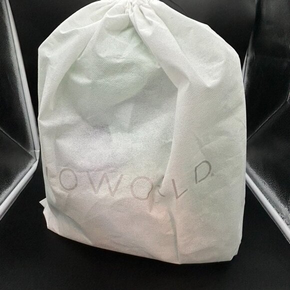 Bioworld Animal Crossing Collector Pin Ita Bag NWT - Picture 5 of 5